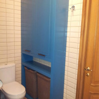 Шкаф напольный в ванную комнату для хозяйственных принадлежностей на заказ - фото