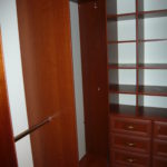 Шкафы без дверок для гардеробной комнаты на заказ - фото