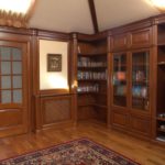 Книжные шкафы классика для большого кабинета - фото